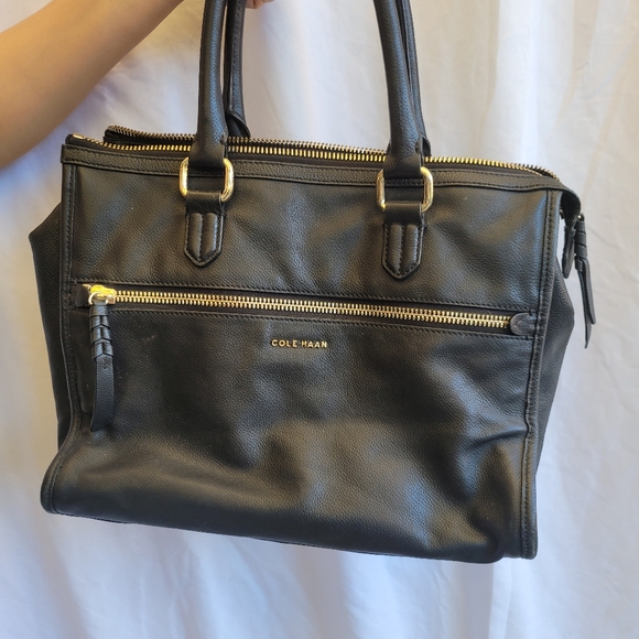Cole Hann   satchel/crossbody black leather med/lrg - Picture 2 of 4